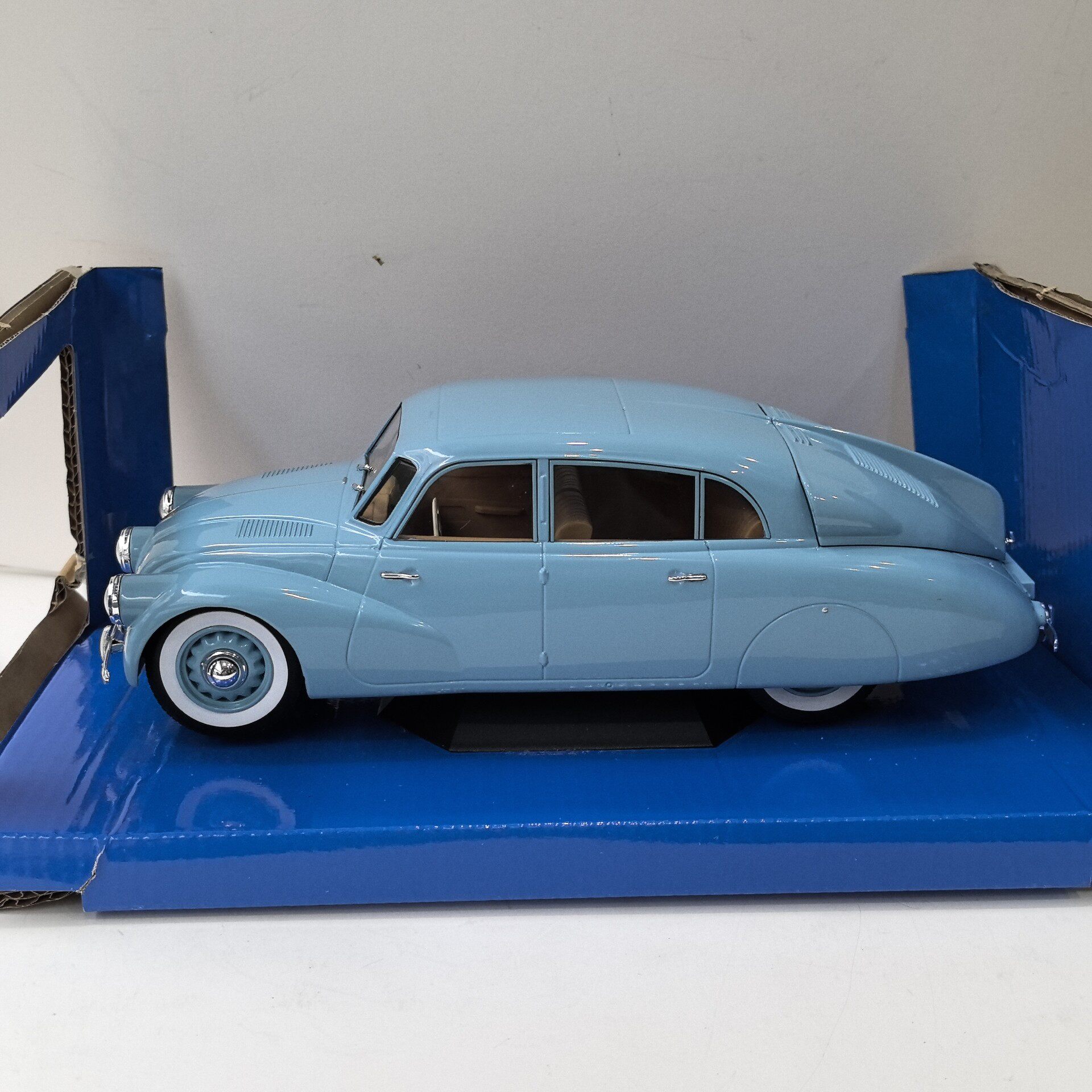 MCG Diecast 1/18 Schaal TATRA  - Vintage Collectible Cars recensie en prijs