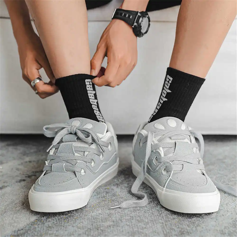 Met vetersluiting Hiphop Schoo - Most Collectible Vintage Items recensie en prijs