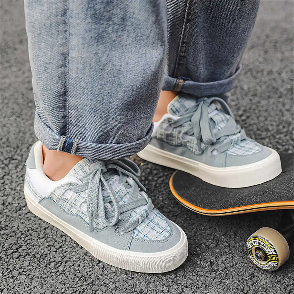 Met vetersluiting Hiphop Schoo - Most Collectible Vintage Items recensie en prijs